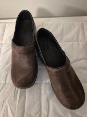 Dansko Professional Womens Size 36 EU Wide Brown Leather Clogs Shoes Comfort